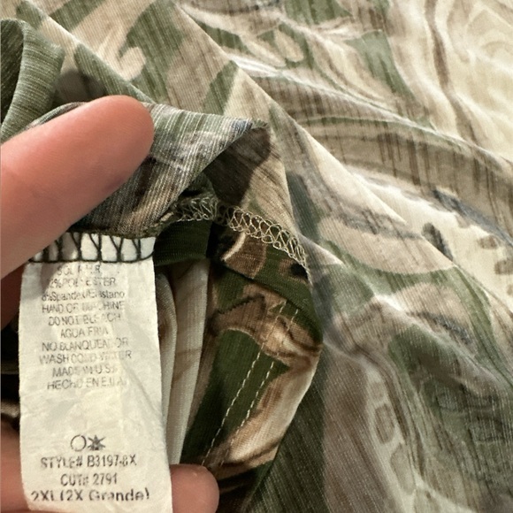 Elegant Green Paisley Women's Top - Picture 5 of 5